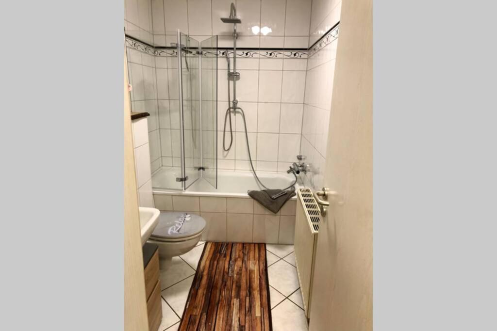 Apartment Zum Goldenen Lowen Inkl. Parkplatz & Wlan Erfurt Luaran gambar