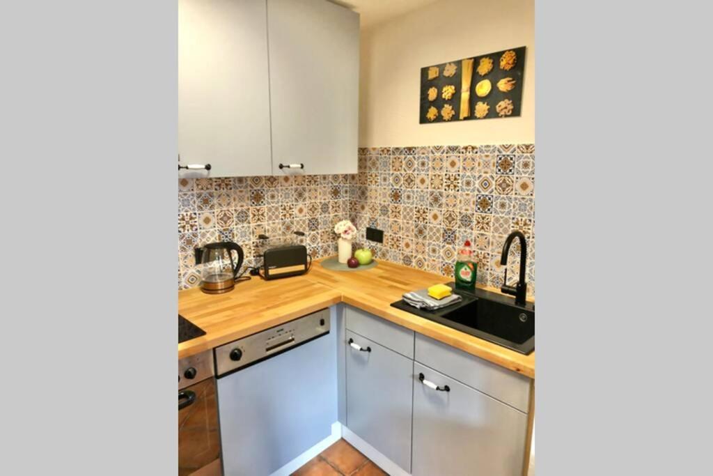 Apartment Zum Goldenen Lowen Inkl. Parkplatz & Wlan Erfurt Luaran gambar