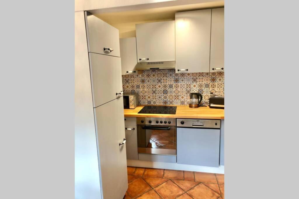 Apartment Zum Goldenen Lowen Inkl. Parkplatz & Wlan Erfurt Luaran gambar
